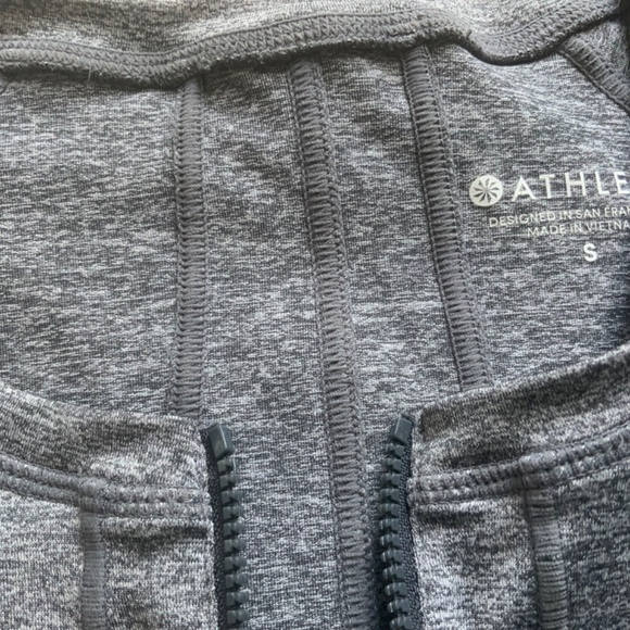 ATHLETA HALF ZIP WORKOUT TOP SIZE SMALL$18 - Picture 6 of 6